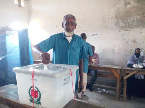 ছবি : গাইবান্ধা-৩ (পলাশবাড়ী-সাদুল্লাপুর) আসনের ভোটগ্রহণ চলছে।