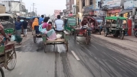 ঘোড়াঘাটে অটোরিকশা ও সিএনজির দখলে মহাসড়ক