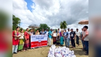 রাঙামাটিতে বন্যায় ক্ষতিগ্রস্তদের মাঝে রাবিপ্রবি’র ত্রাণ বিতরণ